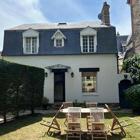 빌라 Victor Hugo *